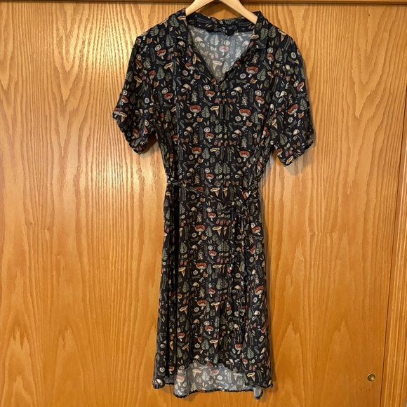 Disturbia Luthien Cottagecore Woodland Print Button-Down Midi Shirt Dress US 14 - Picture 3 of 7